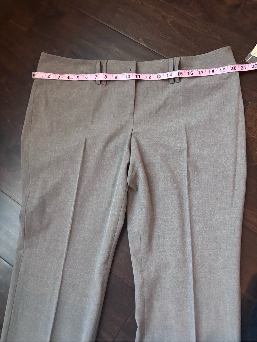 Michael Kors NWT Taupe Brown Pant Suit
Jacket: Large
Pants: 14 - Picture 6 of 7